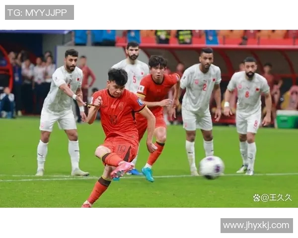 足球明星化身普通人街头互动揭示真实自我与球迷的温情瞬间