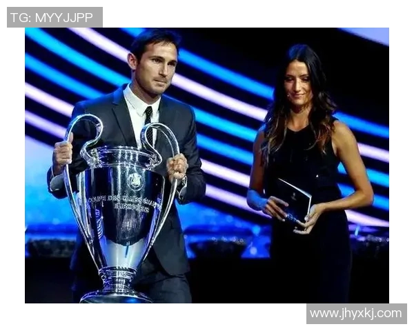 足球明星闪耀颁奖典礼精彩瞬间视频回顾与感动时刻分享